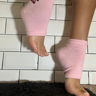 Hydrating Gel Infused Moisturizing Spa Socks [Reusable] - Dreambox Beauty